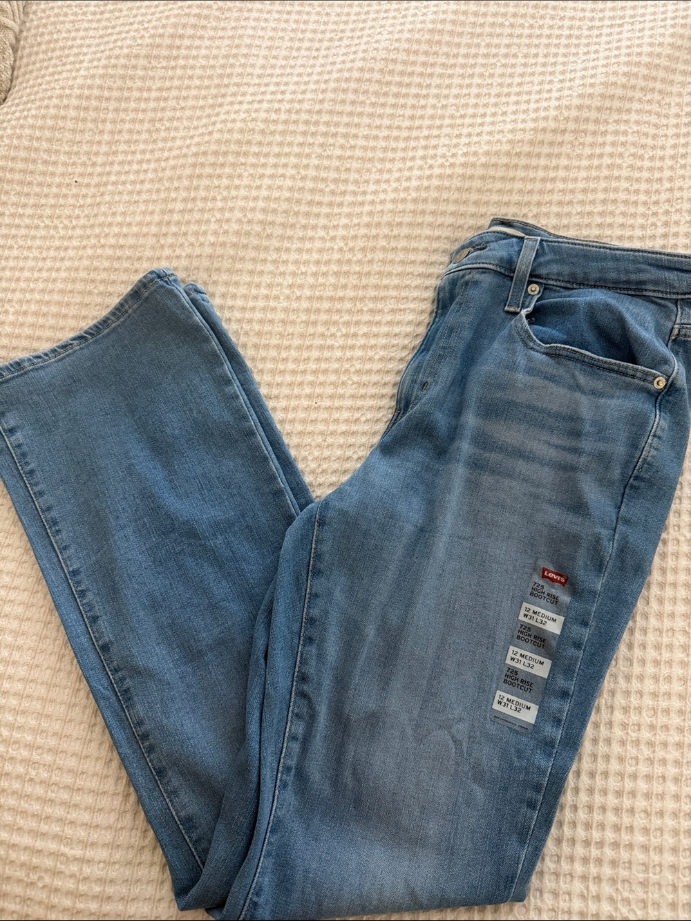 Levi’s women high rise bootcut